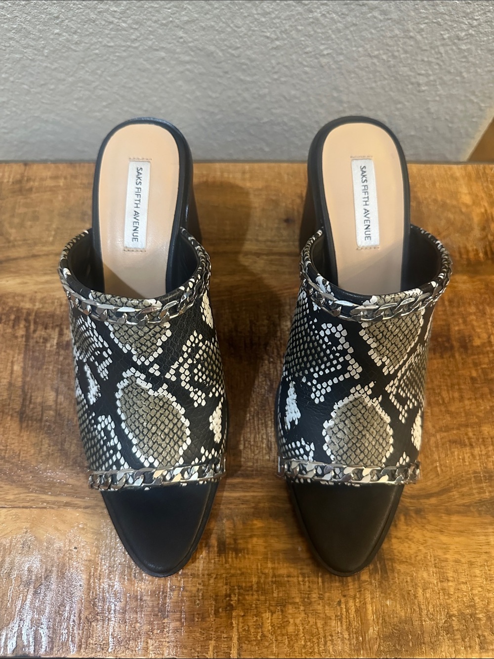 Saks Fifth Avenue Leather Snake-Print Chain Open-Toe Block Heels Slides SZ 9